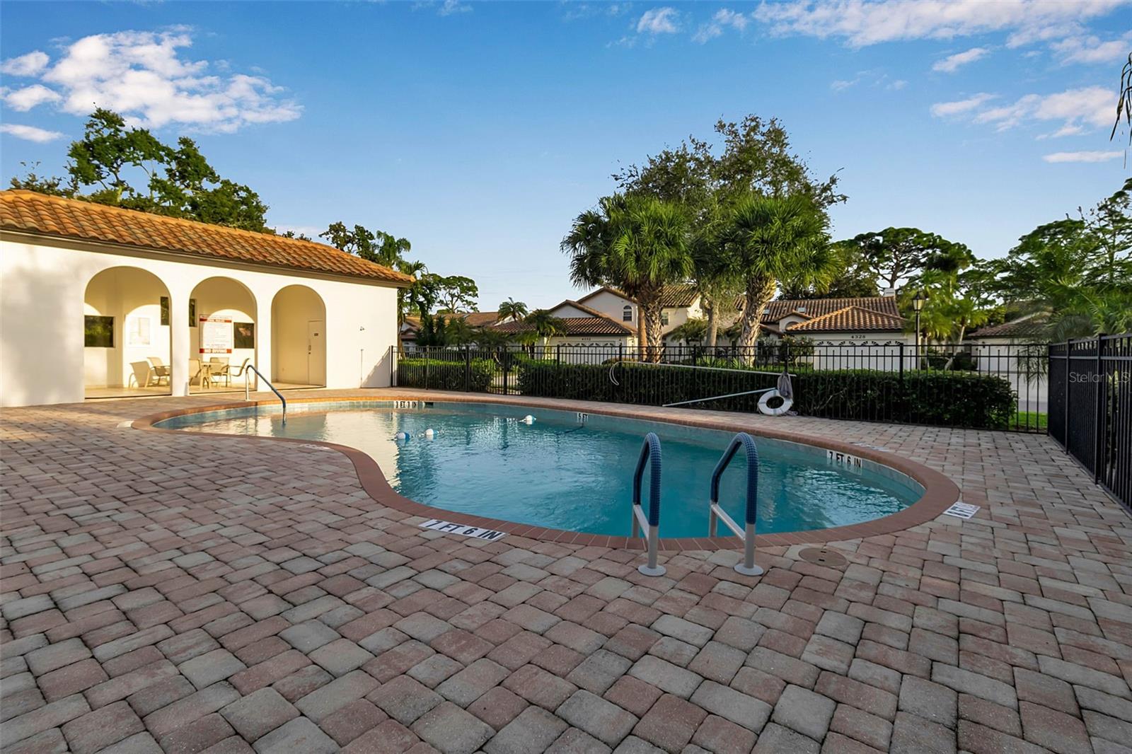 VILLA PALMERAS - Residential