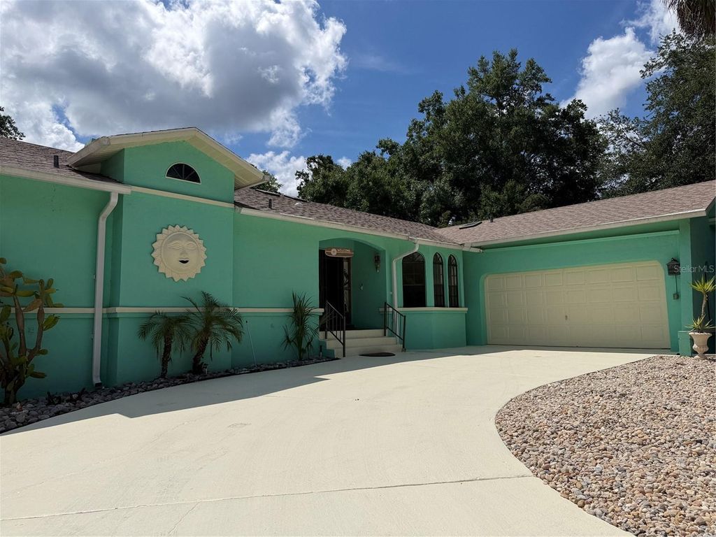 Photo of 11878 W Riverhaven Drive, Homosassa, FL 34448 (MLS # W7886007)