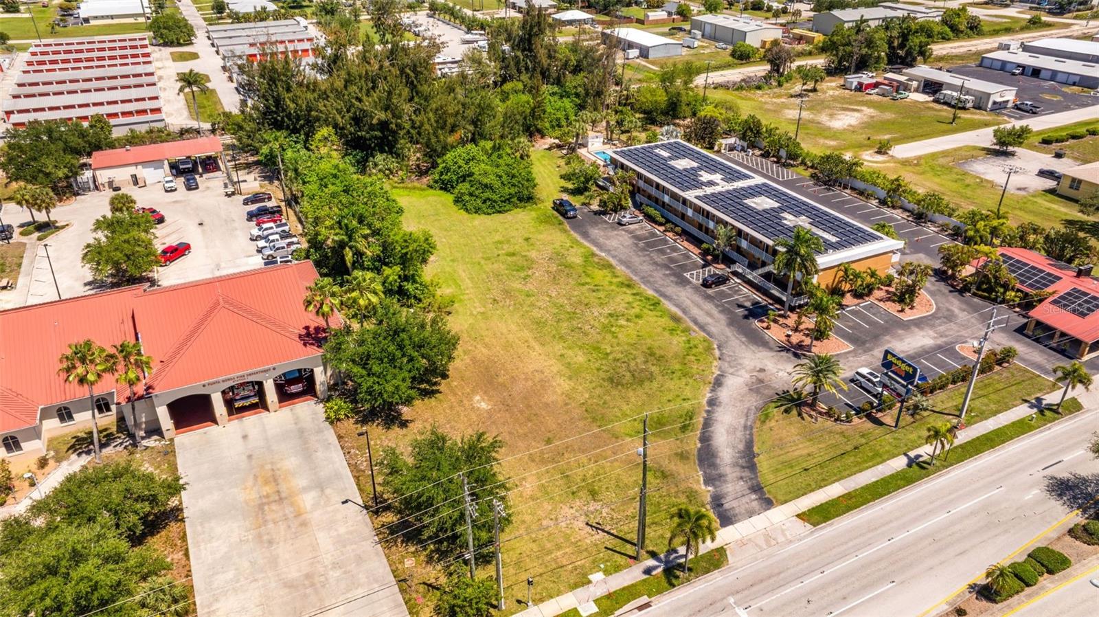 1500 TAMIAMI TRAIL