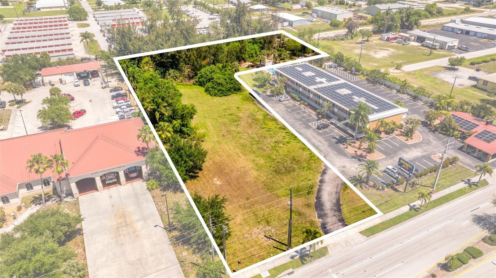 1500 TAMIAMI TRAIL