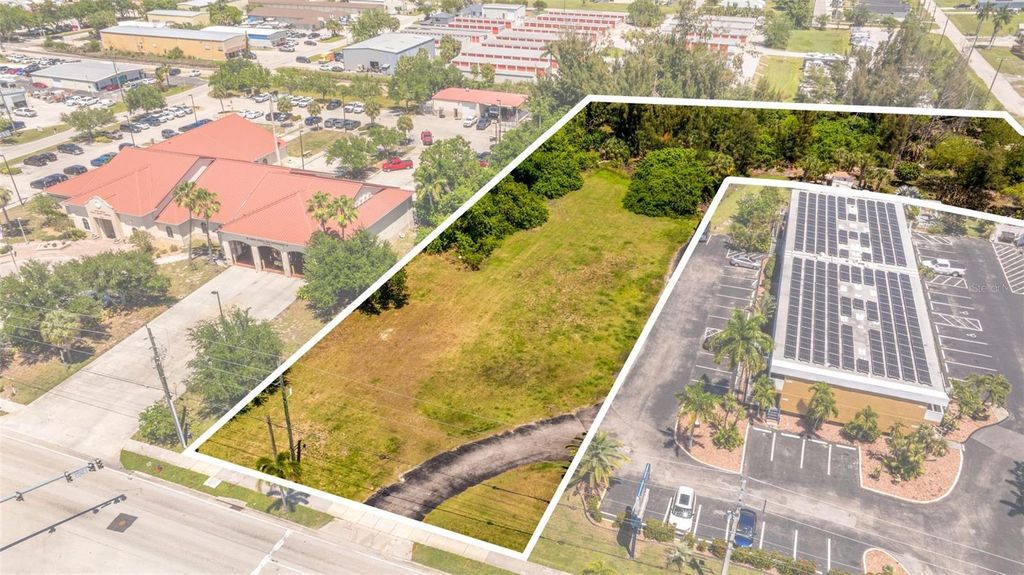 Photo of 1500 Tamiami Trail, Punta Gorda, FL 33950 (MLS # A4693408)