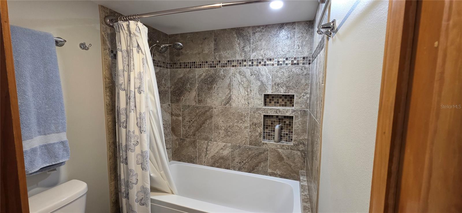 RIVER OAKS ACRES - Residential