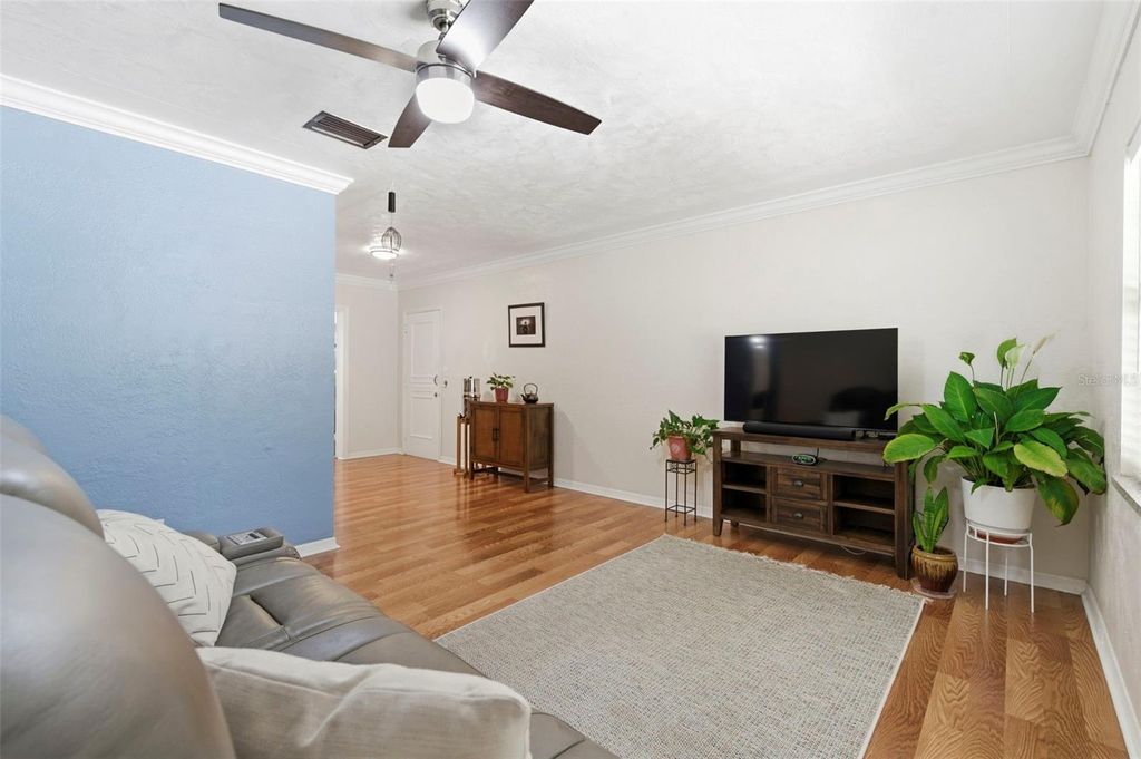 Photo of 2419 36th Avenue N, St Petersburg, FL 33713 (MLS # TB8499857)