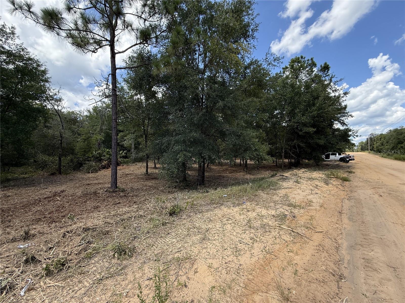 INTERLACHEN LAKES ESTATES - Land