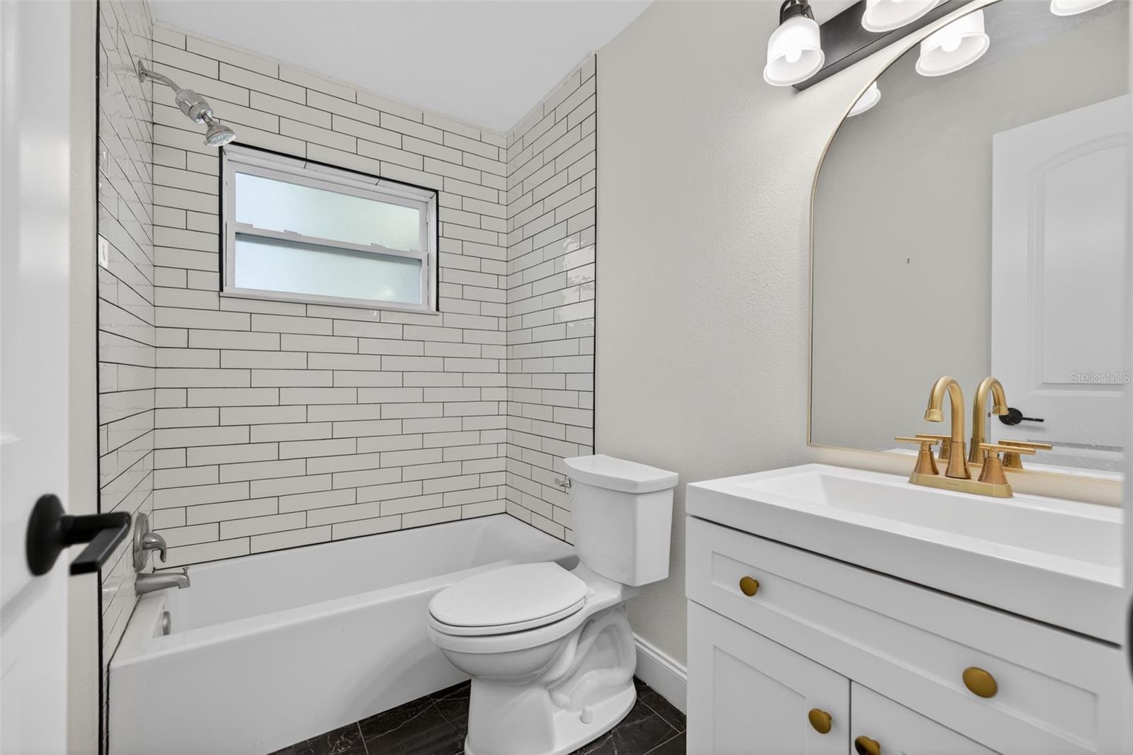 K & H CLEARVIEW 1ST ADD - Residential