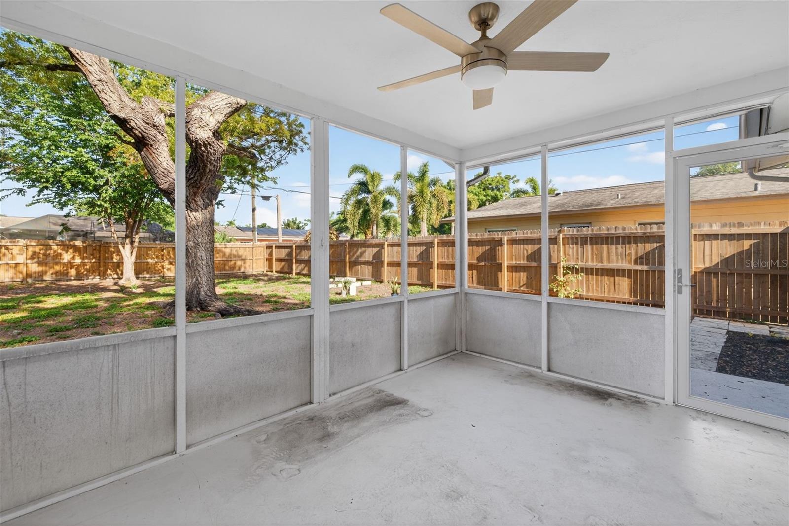 K & H CLEARVIEW 1ST ADD - Residential