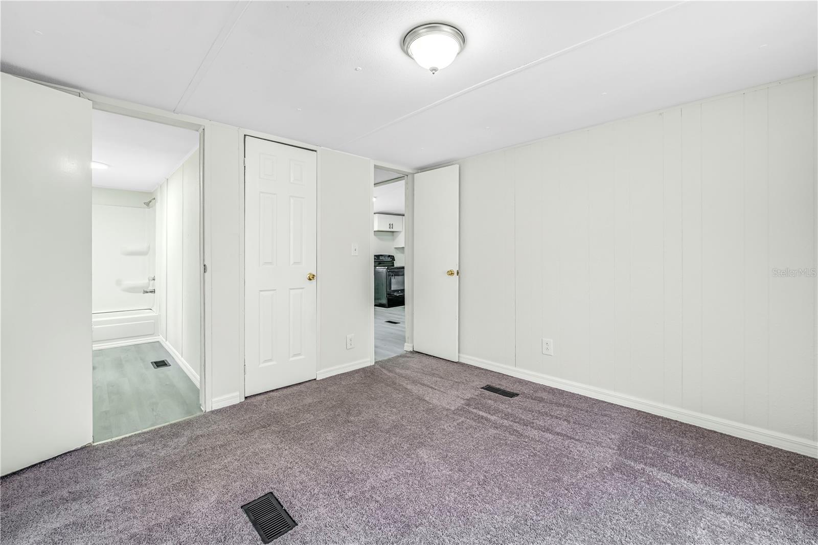 HOLIDAY ACRES UNIT 01 - Residential