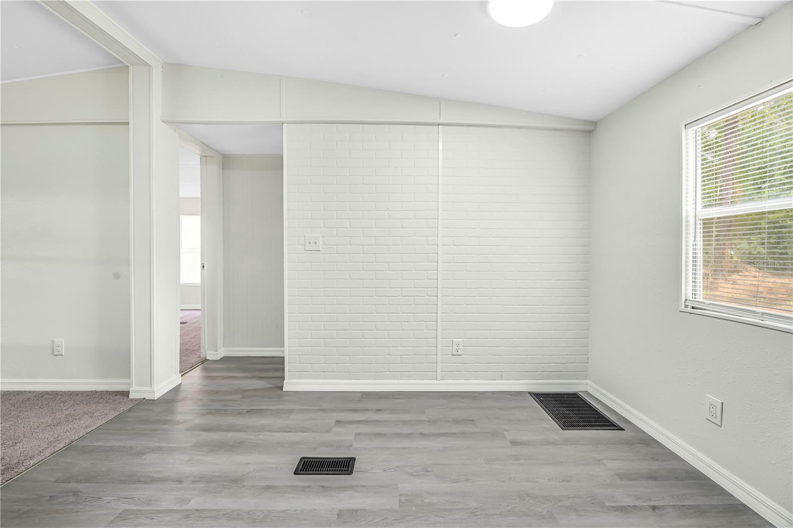 HOLIDAY ACRES UNIT 01 - Residential