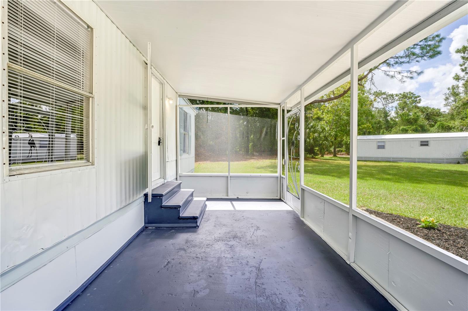 HOLIDAY ACRES UNIT 01 - Residential