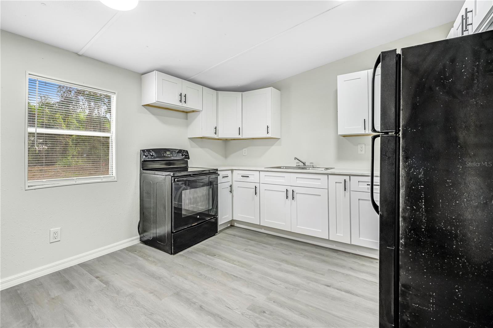 HOLIDAY ACRES UNIT 01 - Residential