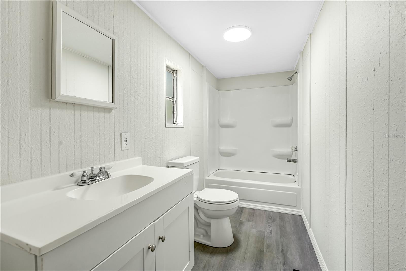 HOLIDAY ACRES UNIT 01 - Residential