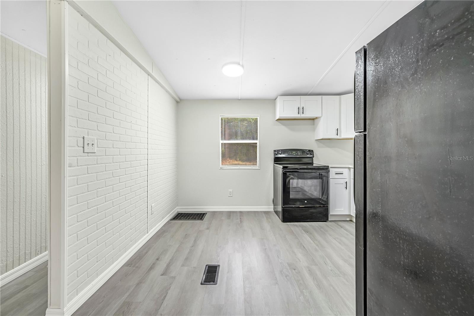 HOLIDAY ACRES UNIT 01 - Residential