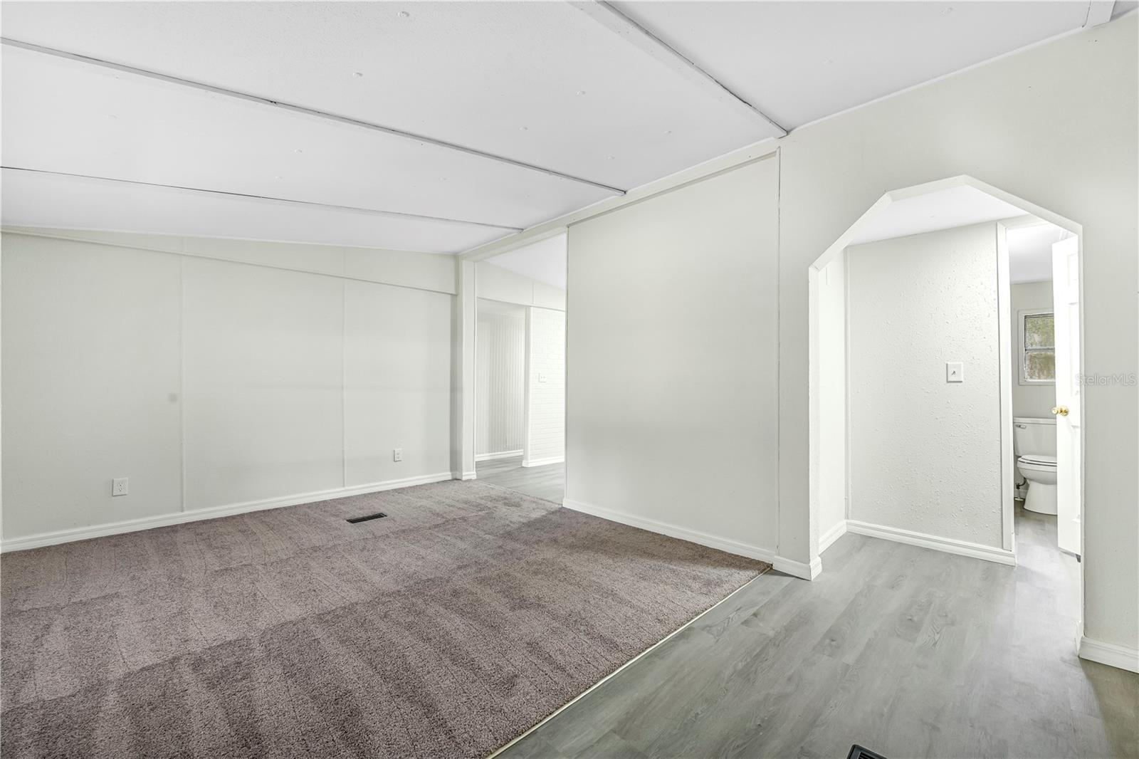 HOLIDAY ACRES UNIT 01 - Residential