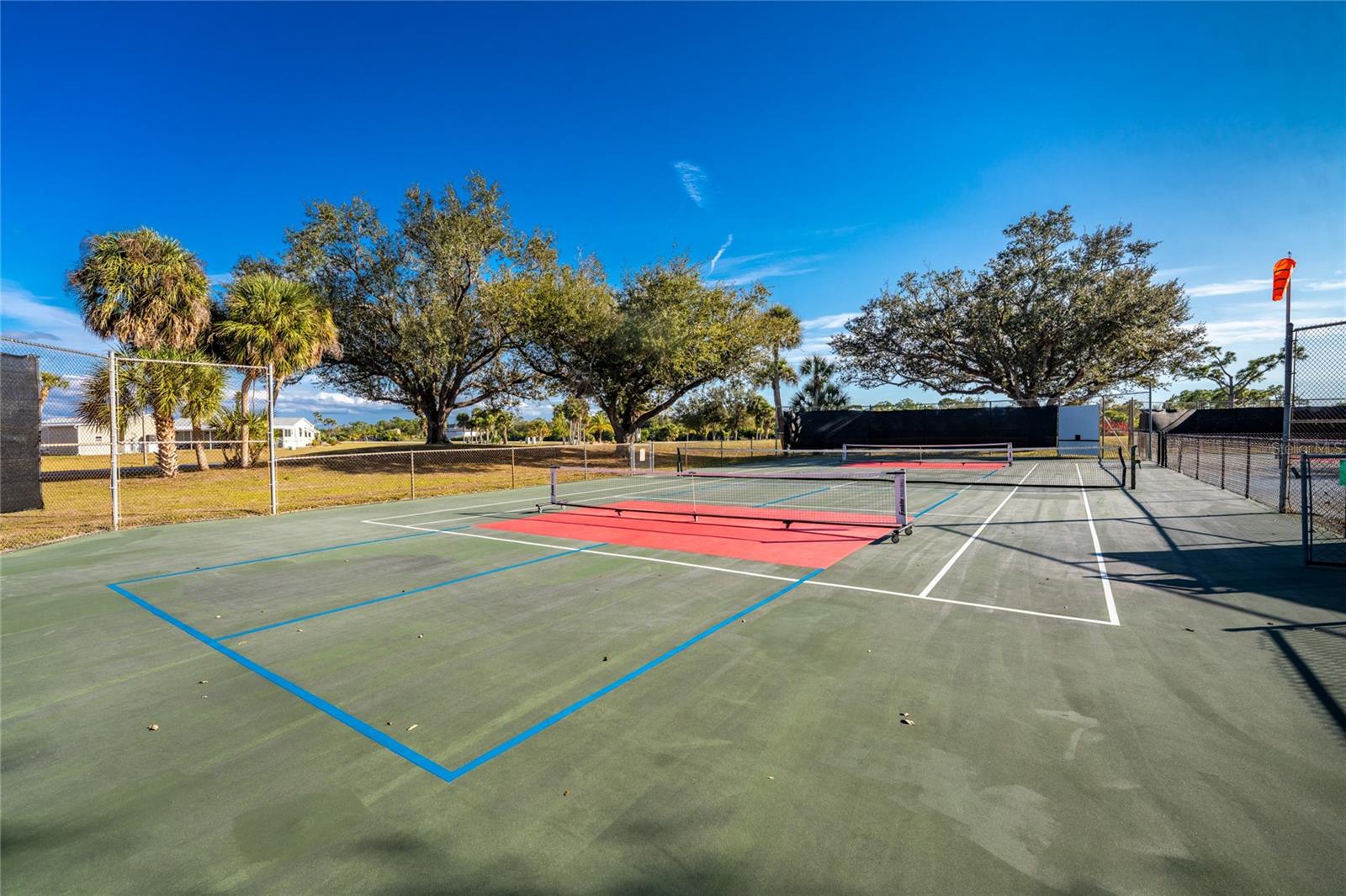 VILLAGE HOLIDAY LAKE - Residential