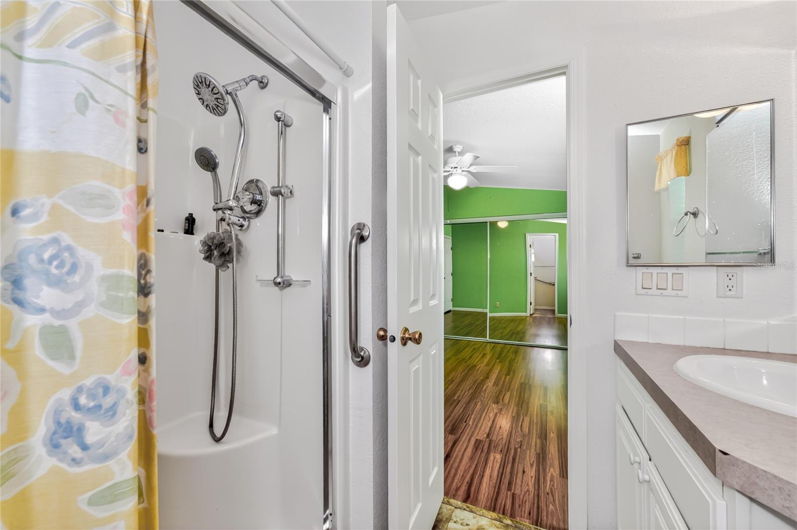 VILLAGE HOLIDAY LAKE - Residential