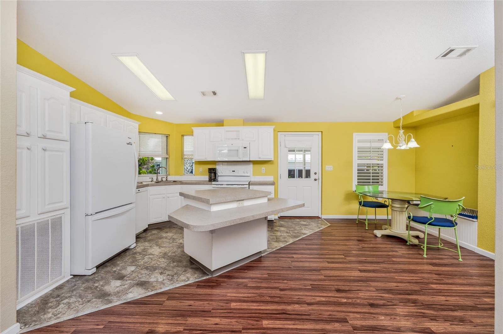 VILLAGE HOLIDAY LAKE - Residential