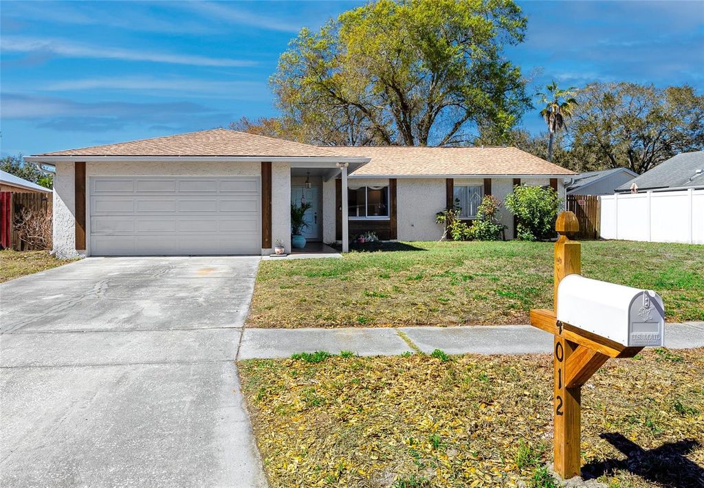 Photo of 14012 Cascade Lane, Tampa, FL 33618 (MLS # TB8479309)