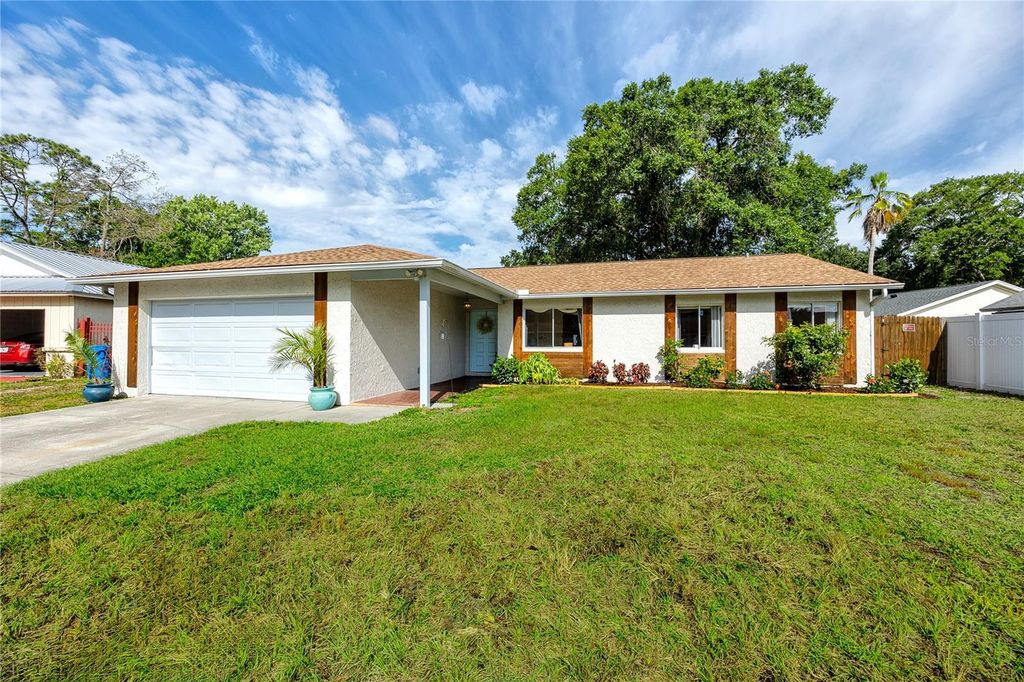 Photo of 14012 Cascade Lane, Tampa, FL 33618 (MLS # TB8479309)