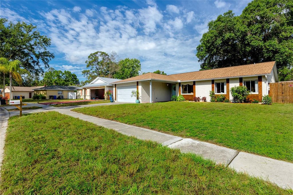 Photo of 14012 Cascade Lane, Tampa, FL 33618 (MLS # TB8479309)