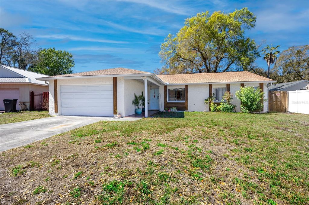 Photo of 14012 Cascade Lane, Tampa, FL 33618 (MLS # TB8479309)