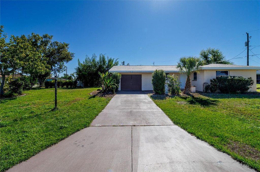 Photo of 269 E Tarpon Boulevard NW, Port Charlotte, FL 33952 (MLS # A4668651)