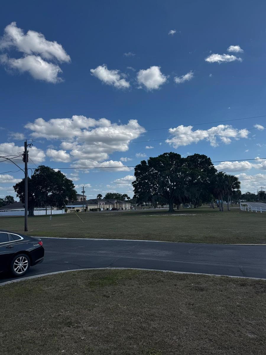 LAKESHORE CLUB - Residential