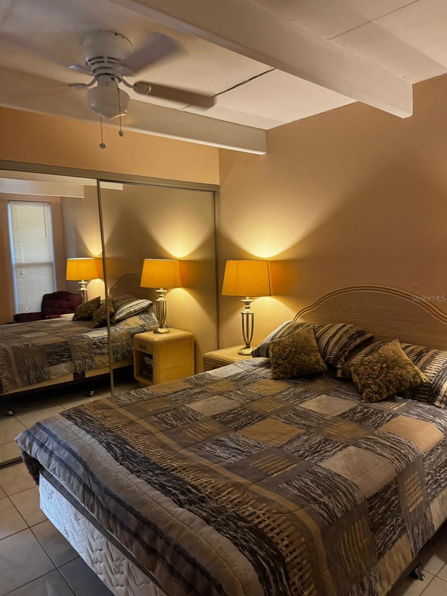 LAKESHORE CLUB - Residential