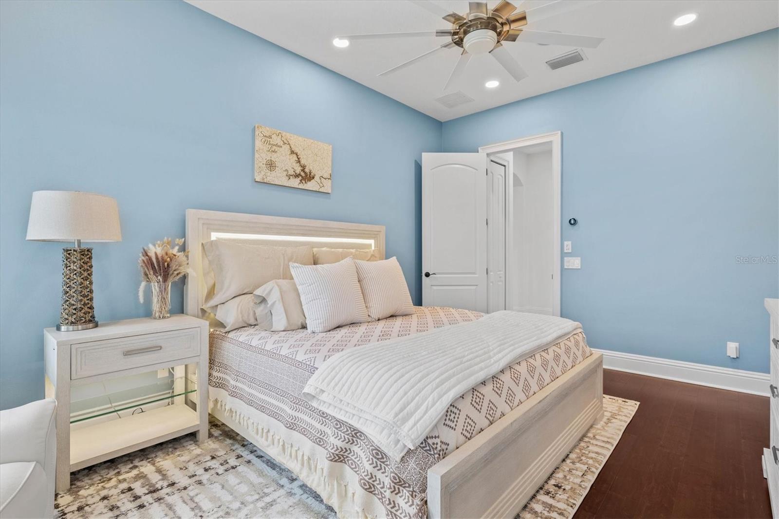 COUNTRY CLUB EAST AT LAKEWD RNCH QQ2 - Residential