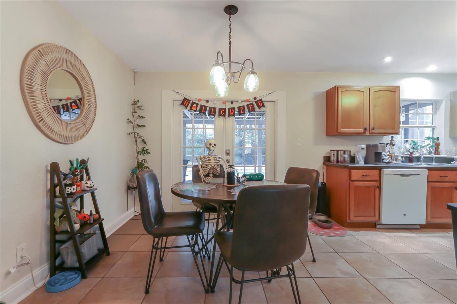 402 SATSUMA DRIVE