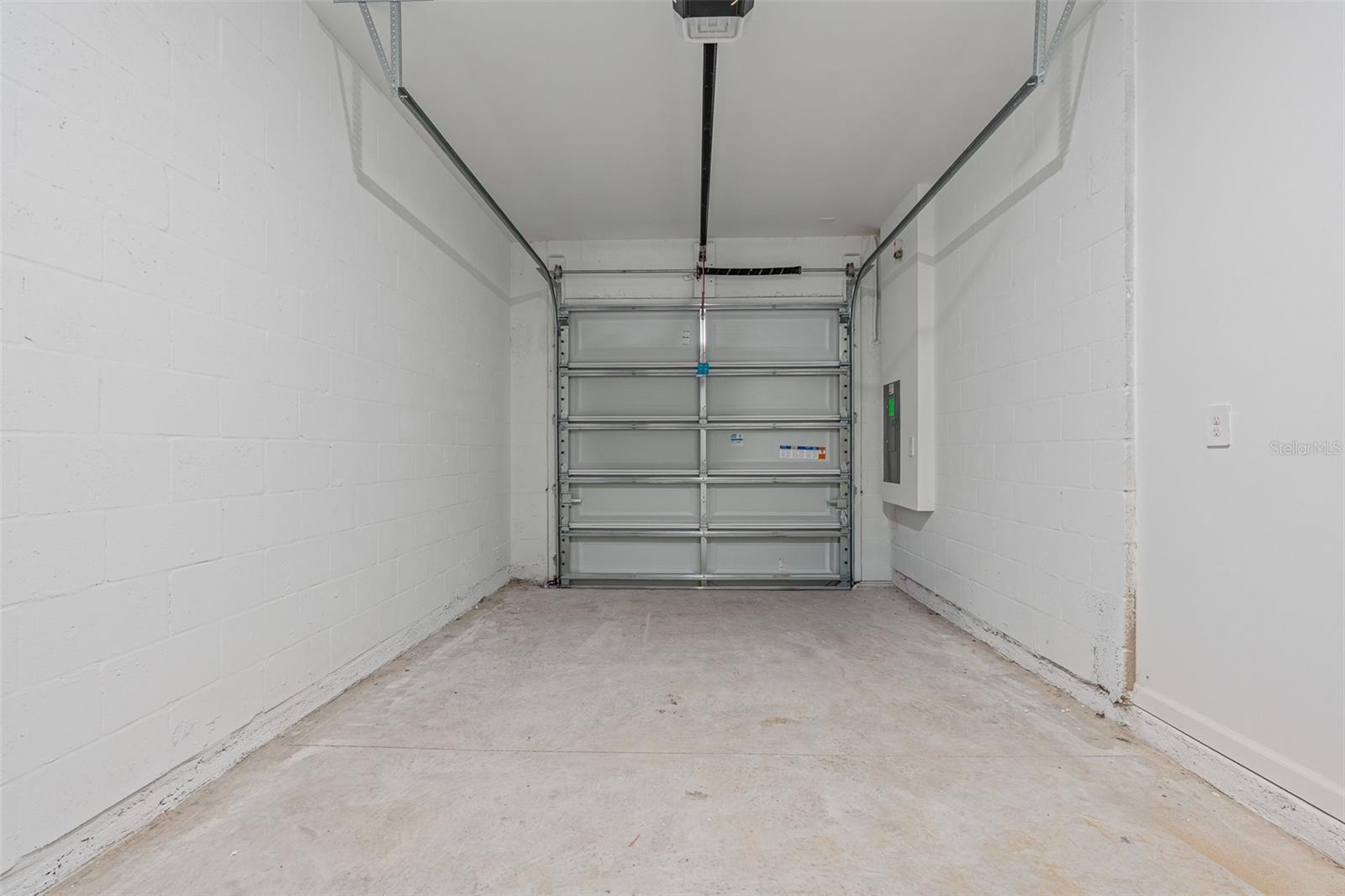 BRENTWOOD TH - Residential Lease