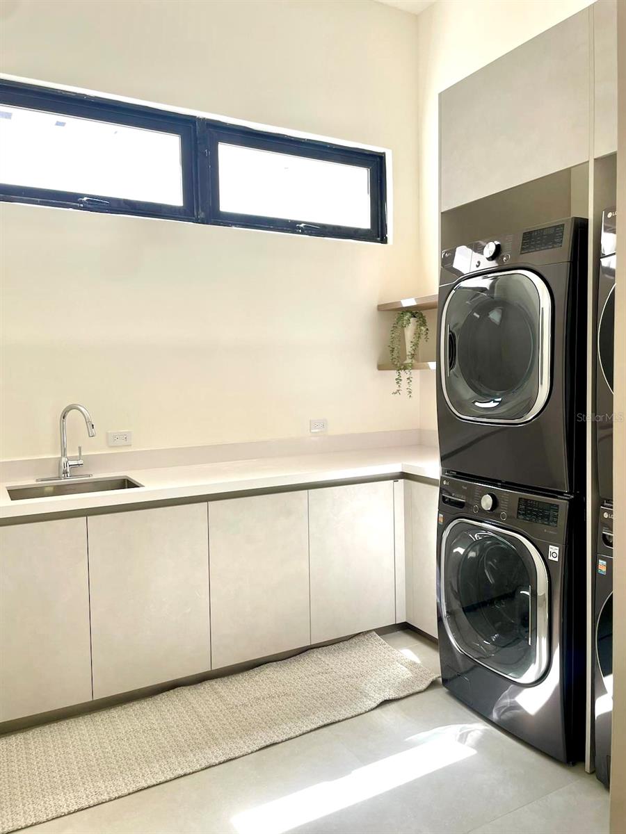 ST.REGIS BAHIA BEACH LAKE & GOLF  FRONT  RESIDENCE - Residential