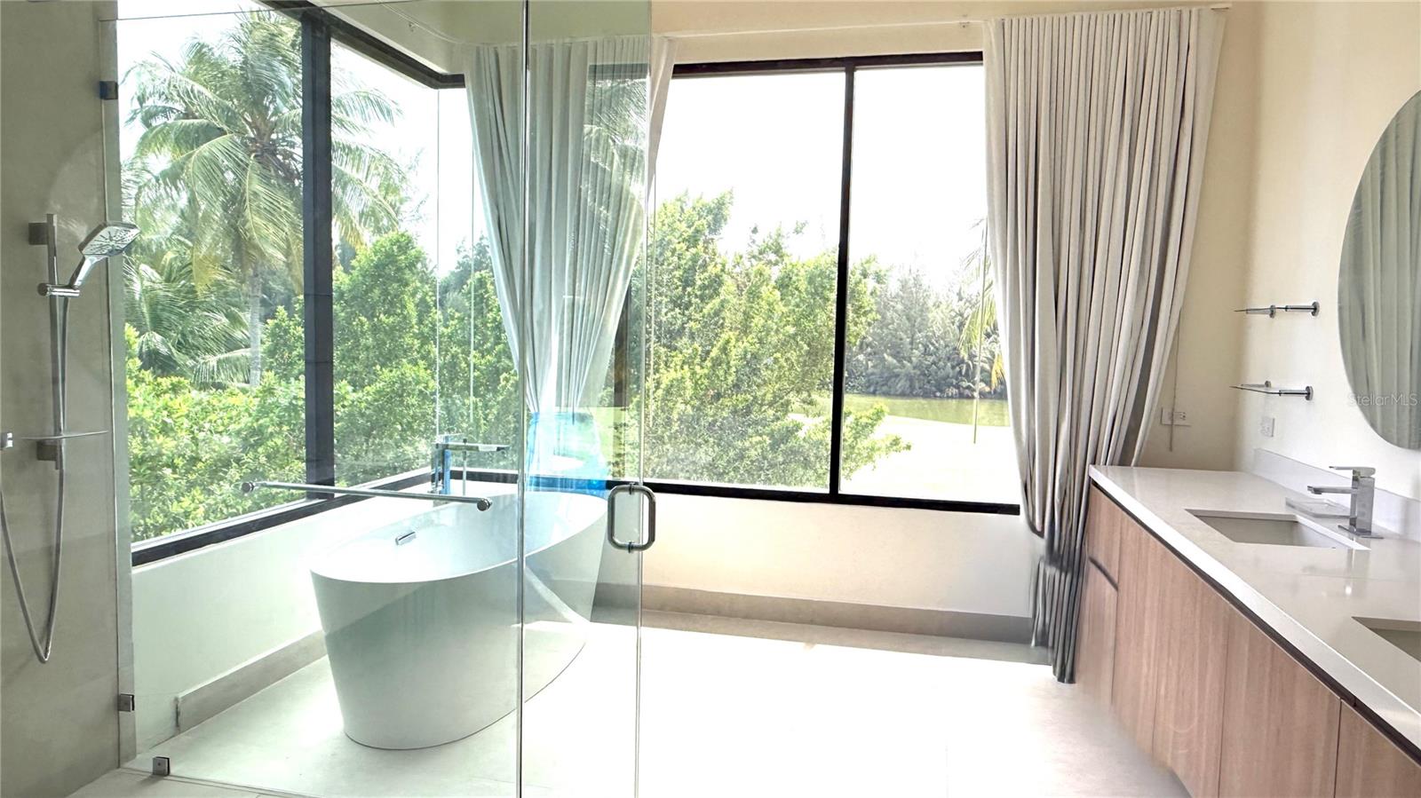 ST.REGIS BAHIA BEACH LAKE & GOLF  FRONT  RESIDENCE - Residential