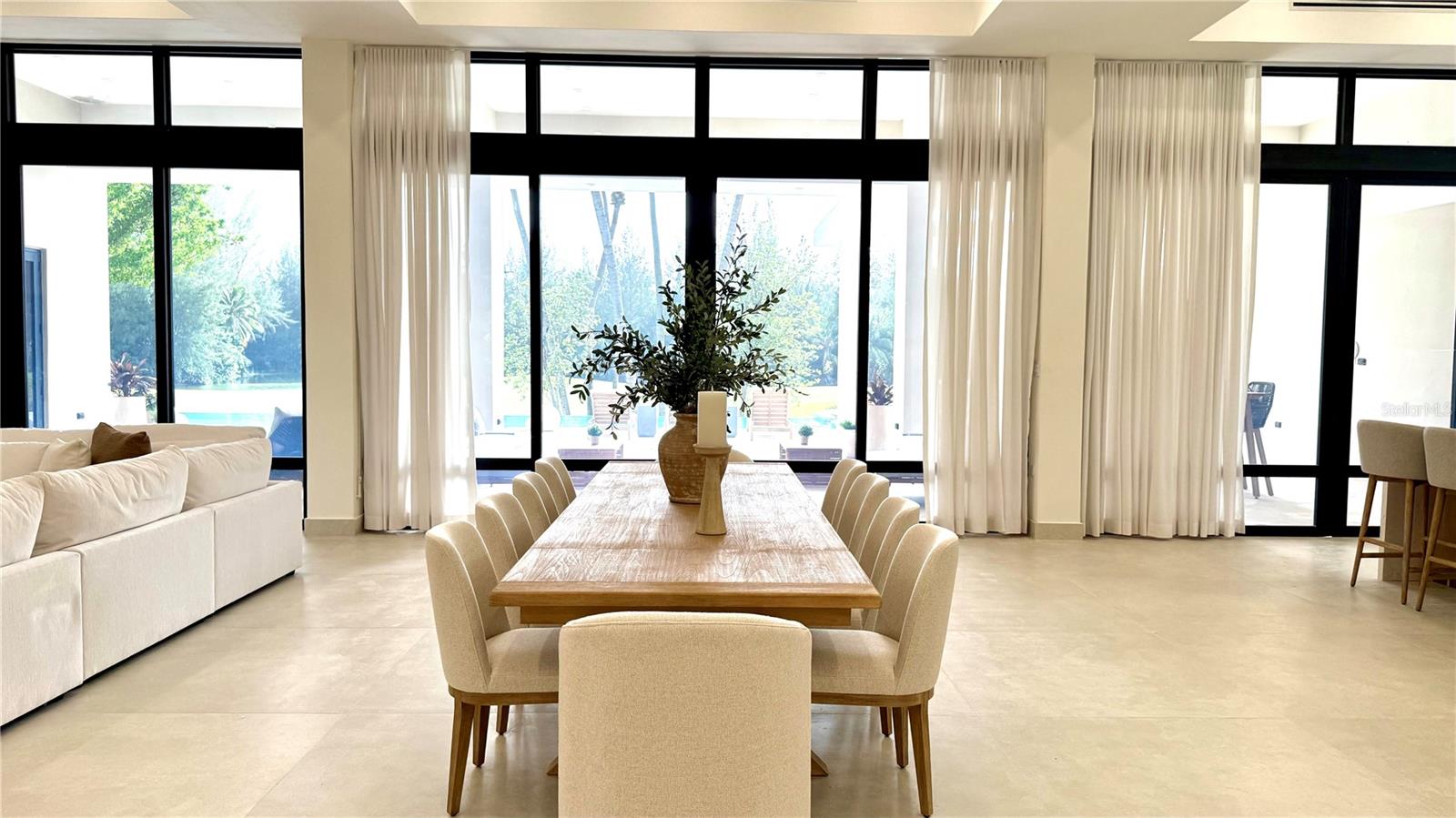 ST.REGIS BAHIA BEACH LAKE & GOLF  FRONT  RESIDENCE - Residential