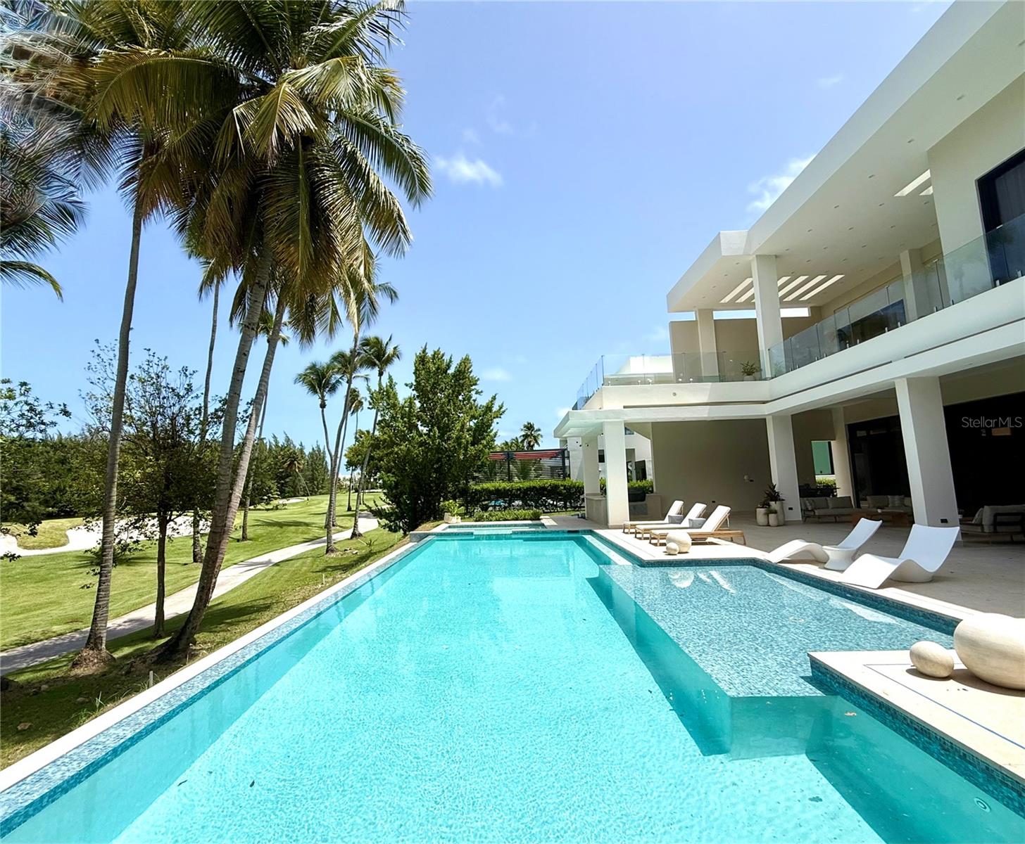 ST.REGIS BAHIA BEACH LAKE & GOLF  FRONT  RESIDENCE - Residential