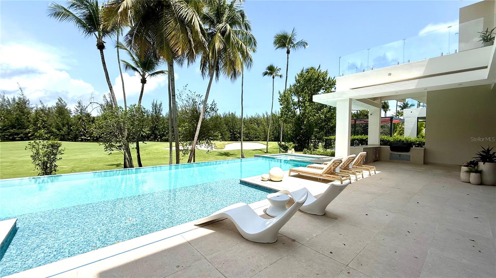 ST.REGIS BAHIA BEACH LAKE & GOLF  FRONT  RESIDENCE - Residential