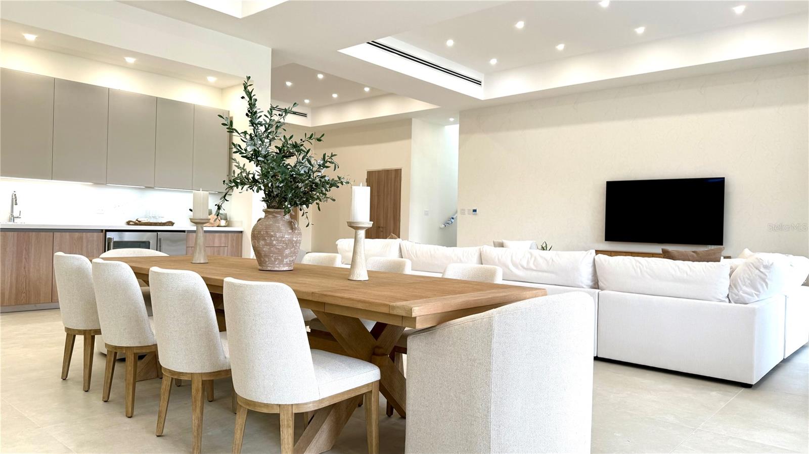 ST.REGIS BAHIA BEACH LAKE & GOLF  FRONT  RESIDENCE - Residential