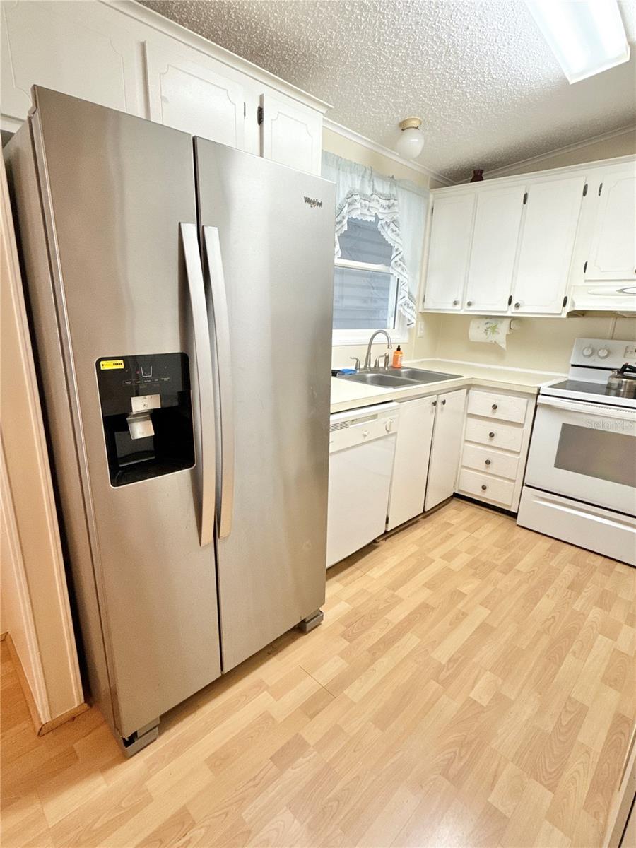 MOBEL AMERICANA MOBILE HOME PARK UNREC - Residential Lease