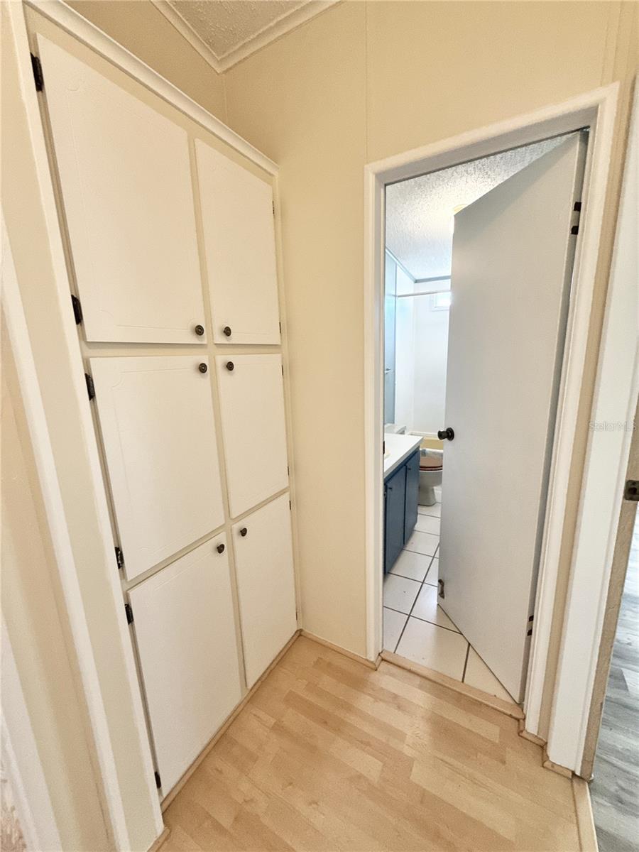 MOBEL AMERICANA MOBILE HOME PARK UNREC - Residential Lease