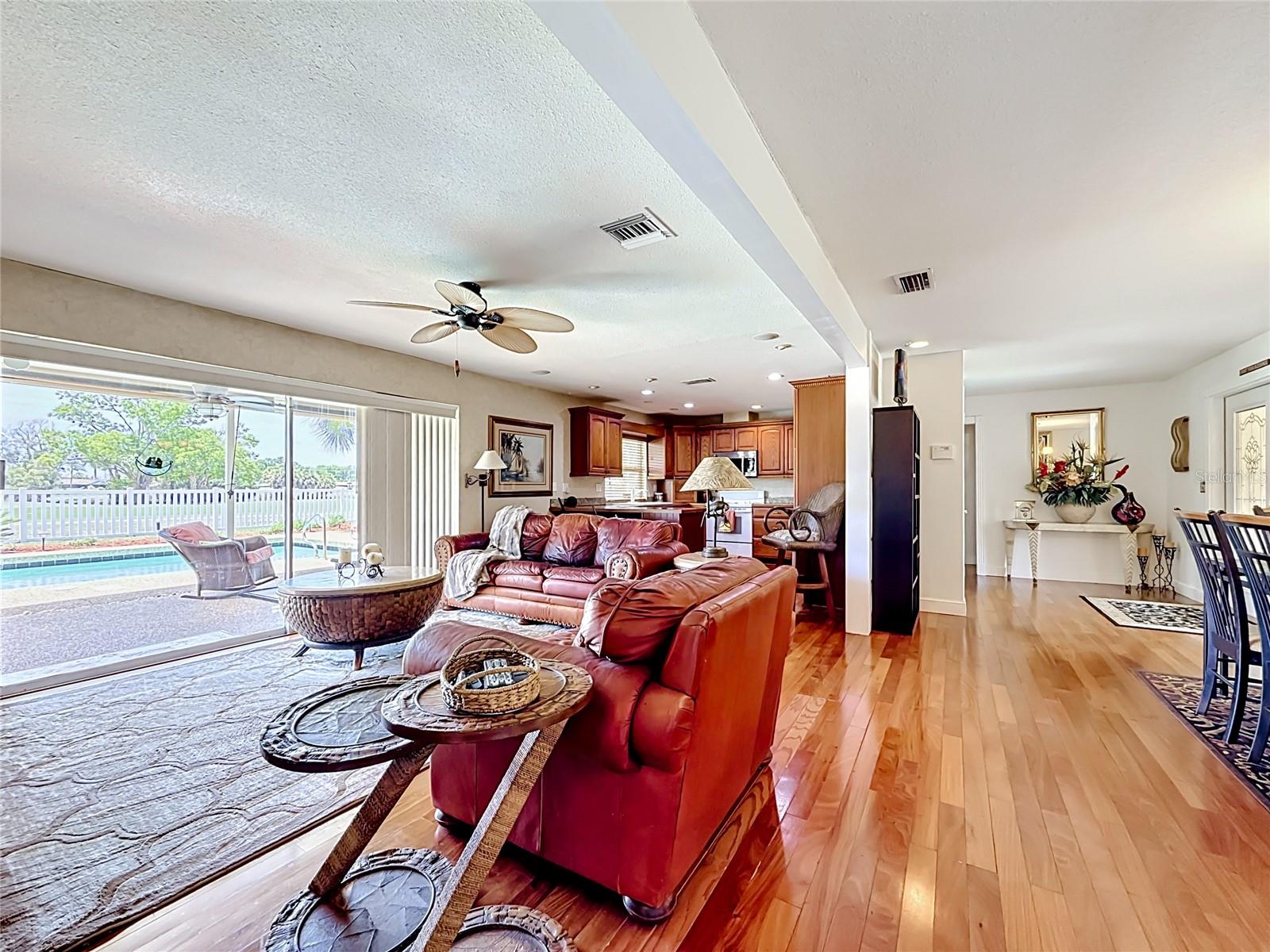 SEMINOLE LAKE GOLF & COUNTRY CLUB ESTATE - Residential