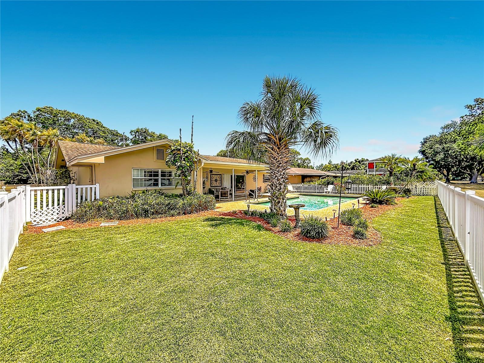 SEMINOLE LAKE GOLF & COUNTRY CLUB ESTATE - Residential