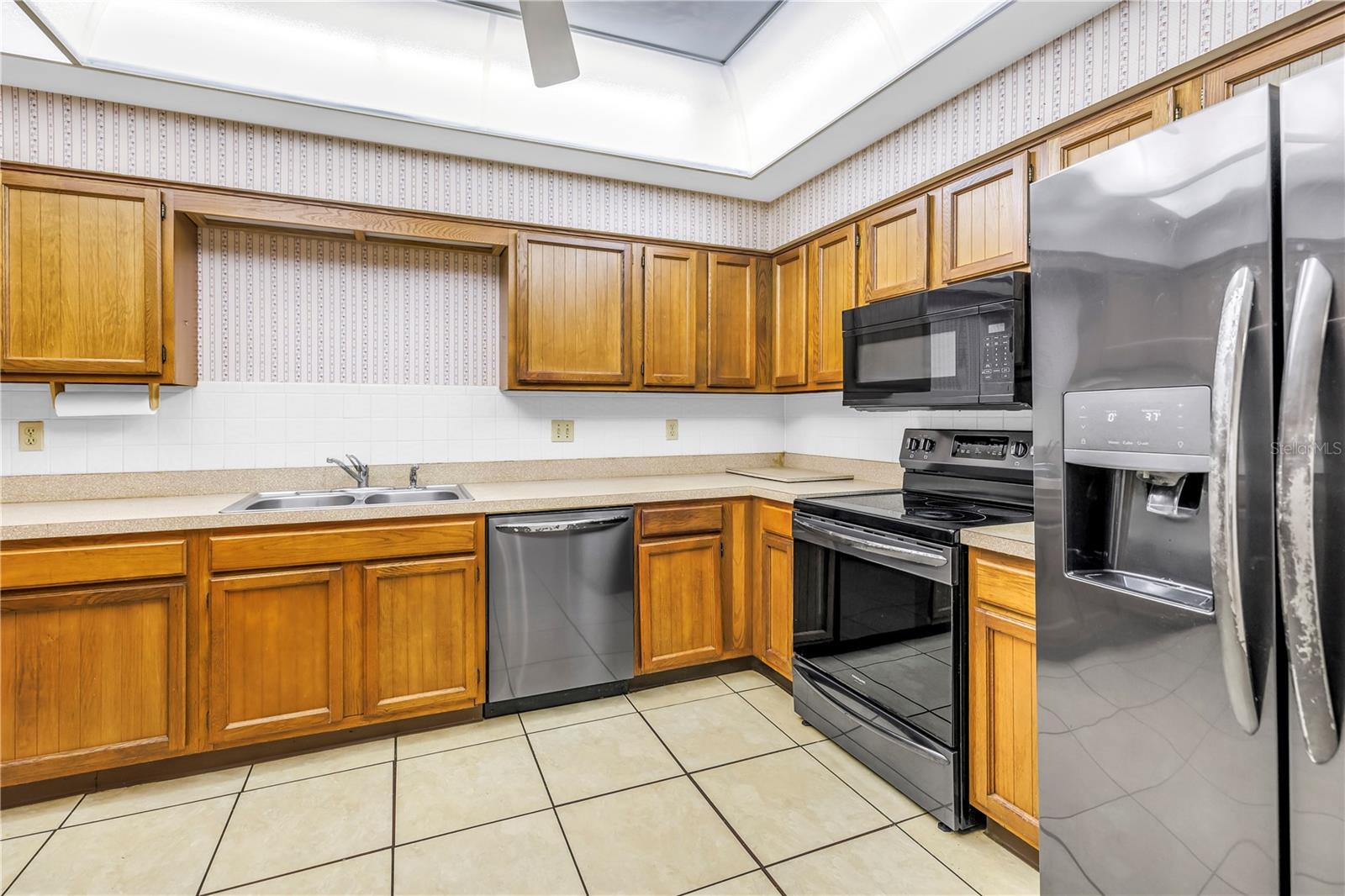 LAKE SEMINOLE VILLAGE - Residential