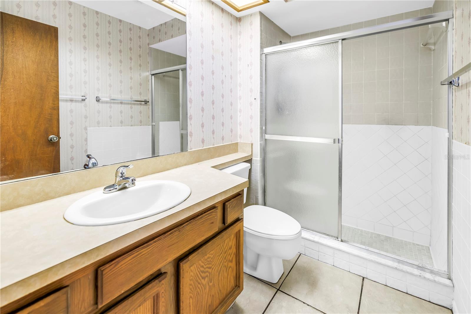 LAKE SEMINOLE VILLAGE - Residential