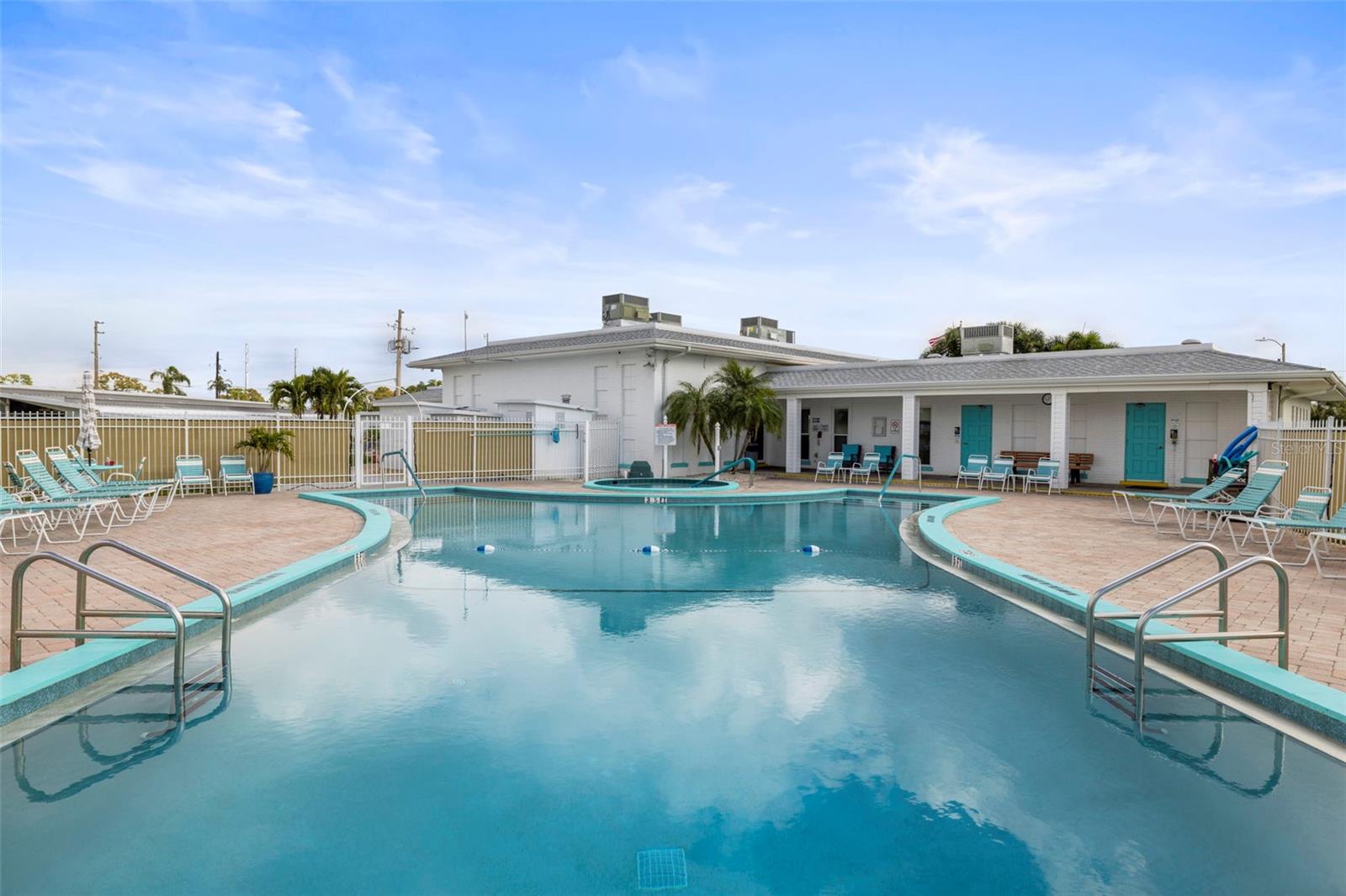 SUNSET PALMS UNREC - Residential