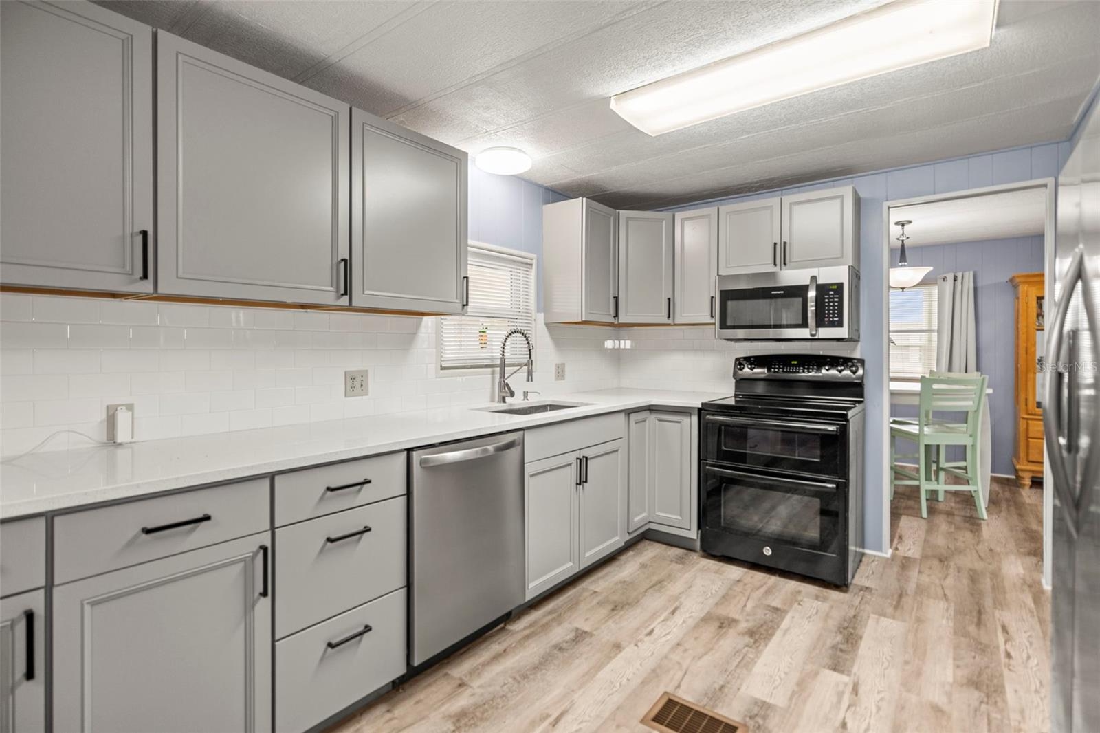 SUNSET PALMS UNREC - Residential