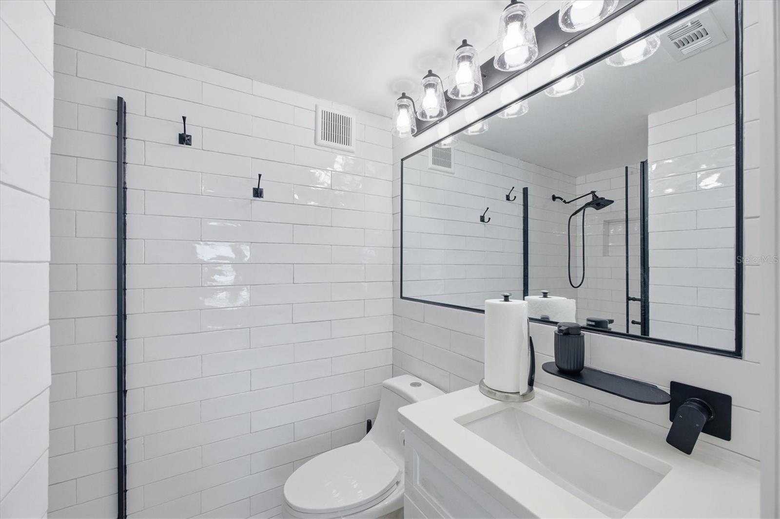 BEACH TWINS - Residential