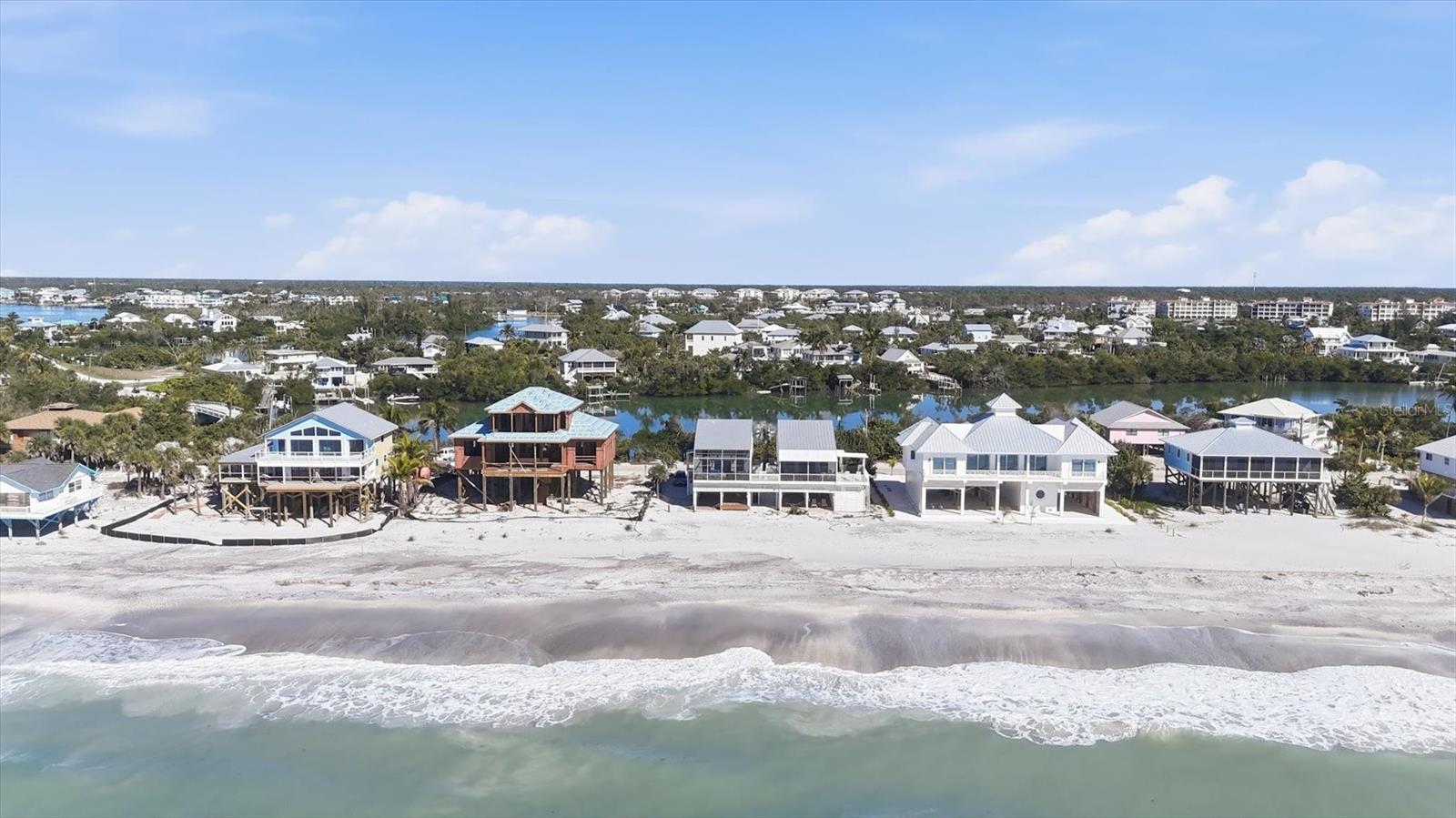 BEACH TWINS - Residential