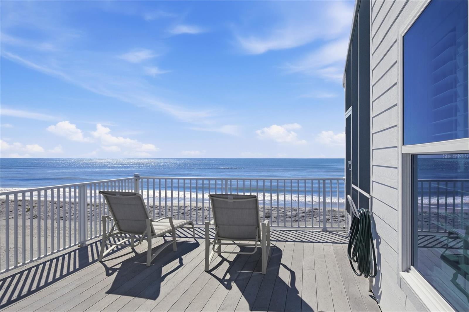 BEACH TWINS - Residential