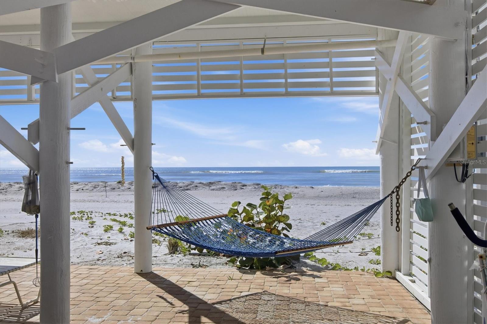 BEACH TWINS - Residential