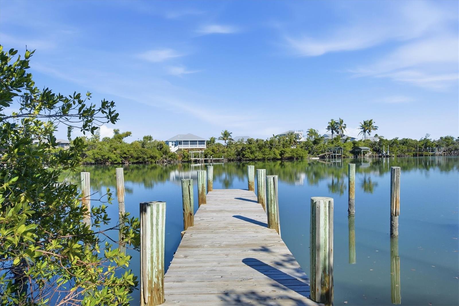 BEACH TWINS - Residential