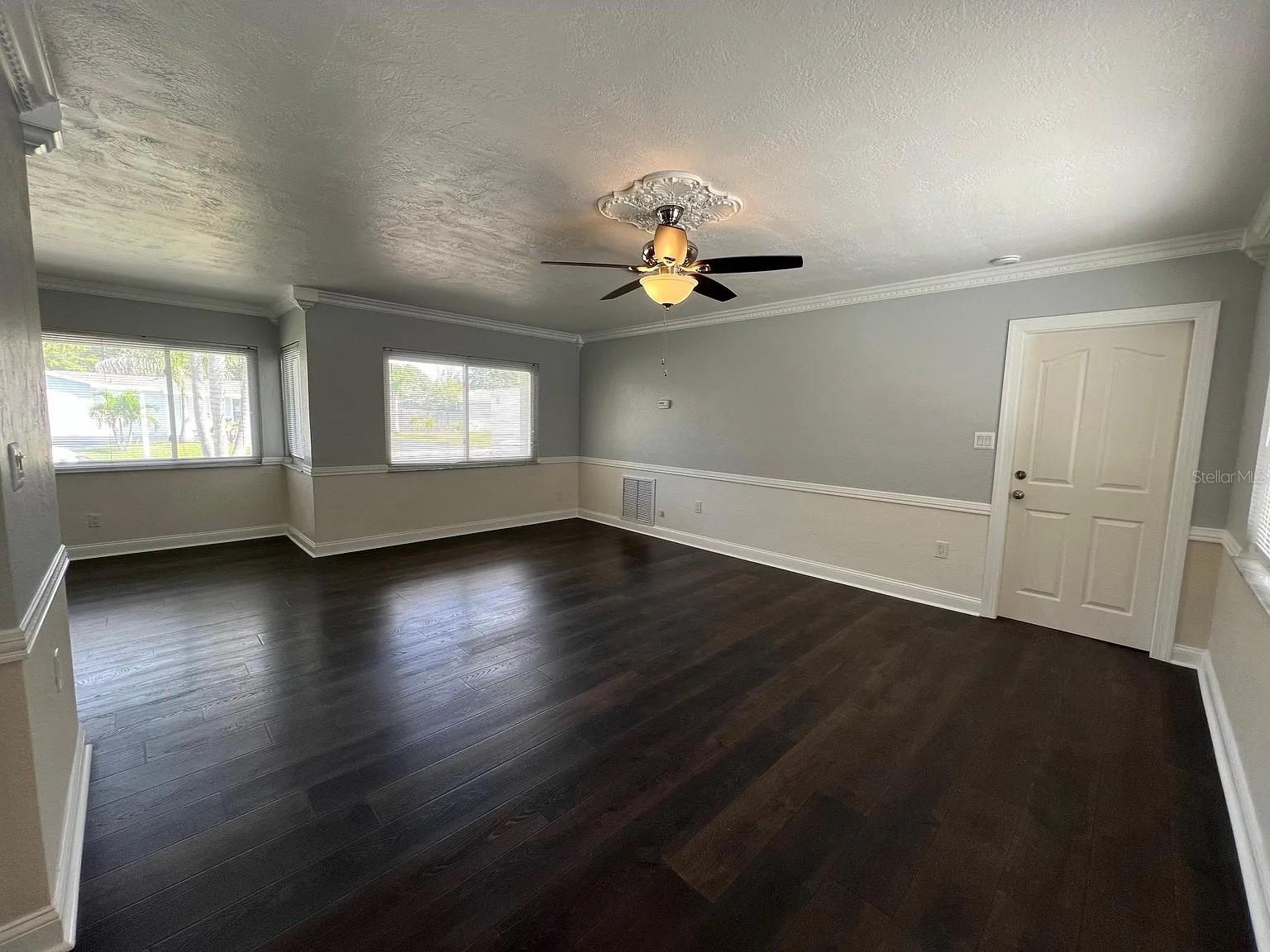 MEADOW LAWN 9TH ADD - Residential Lease